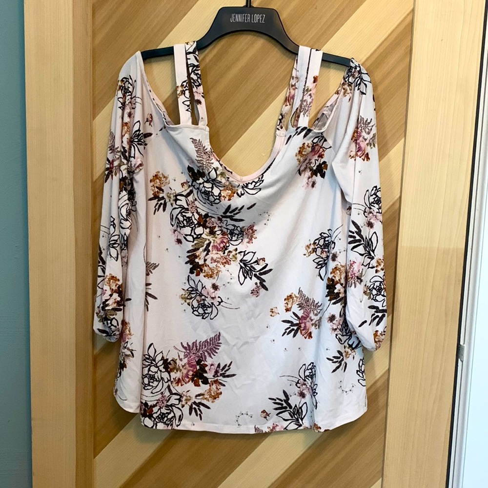 Size 0 Torrid Off-the-shoulder Top